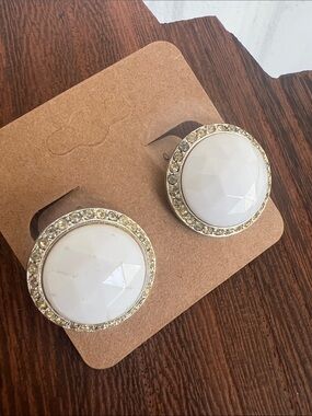 Vintage Bergere Silver Trim White Faceted Round Glass Stone clip-on Earrings